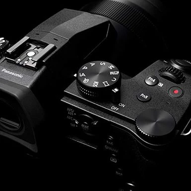 Panasonic LUMIX DC-FZ1000M2 20.1MP Digital Camera With 25-400mm F/2.8-4 Leica DC Lens 9 Panasonic LUMIX DC-FZ1000M2 20.1MP Digital Camera With 25-400mm F/2.8-4 Leica DC Lens - Image 7