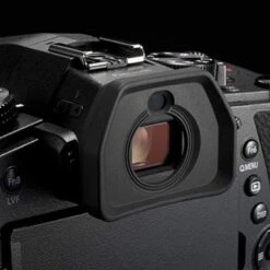 Panasonic LUMIX DC-FZ1000M2 20.1MP Digital Camera With 25-400mm F/2.8-4 Leica DC Lens 13 Panasonic LUMIX DC-FZ1000M2 20.1MP Digital Camera With 25-400mm F/2.8-4 Leica DC Lens -Capture Point 4fdcb123 84d5 4338 ae51 7a7a945beaff