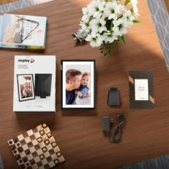 Nixplay - W10P Touch Classic 10.1-inch LCD Smart Digital Photo Frame - Black - Classic Matte -Capture Point f5535730 e377 5ca0 8860 c8be3fa8be0b